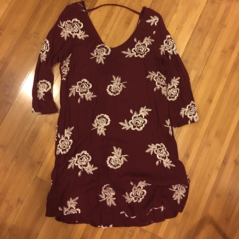 Cute flower embroidered dress.