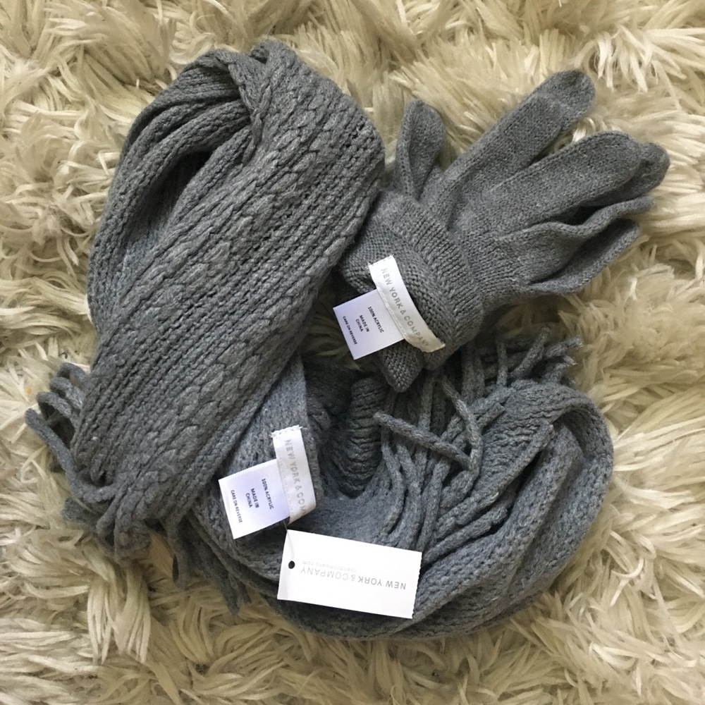 NY&C Glove and Scarf Set NWT