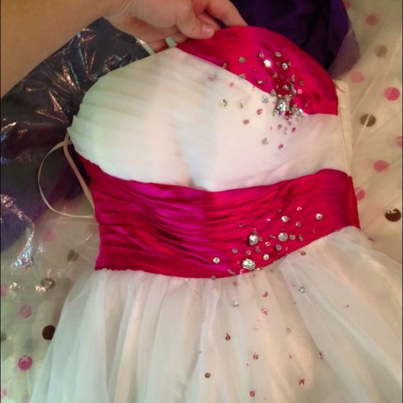 Prom dress - Picture 2 of 3