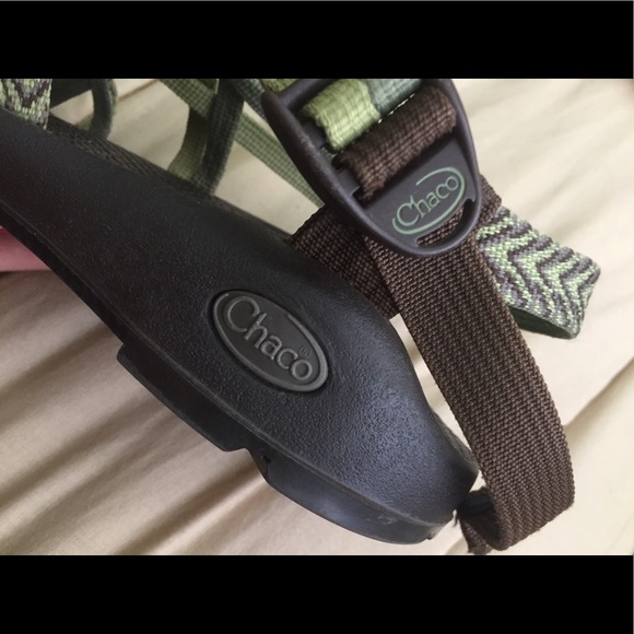 Chacos Size 7 *Customized* TRADING Green and aztec - Picture 4 of 5