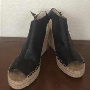 Kenneth Cole 8.5 Brand New Wedges in black