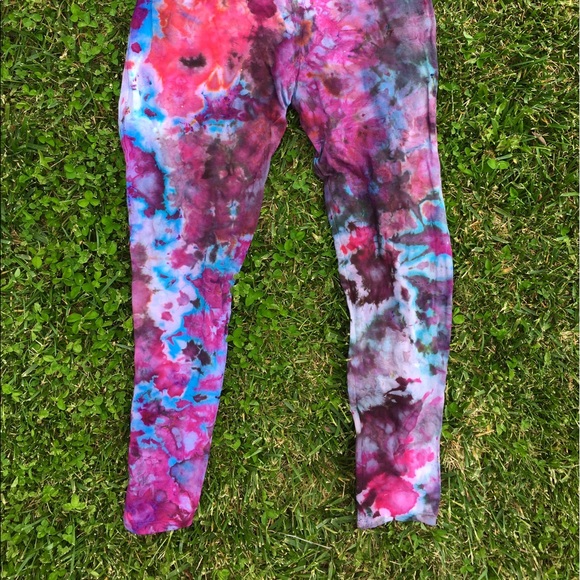 SOLD // Hand dyed tie dye leggings! - Picture 4 of 4