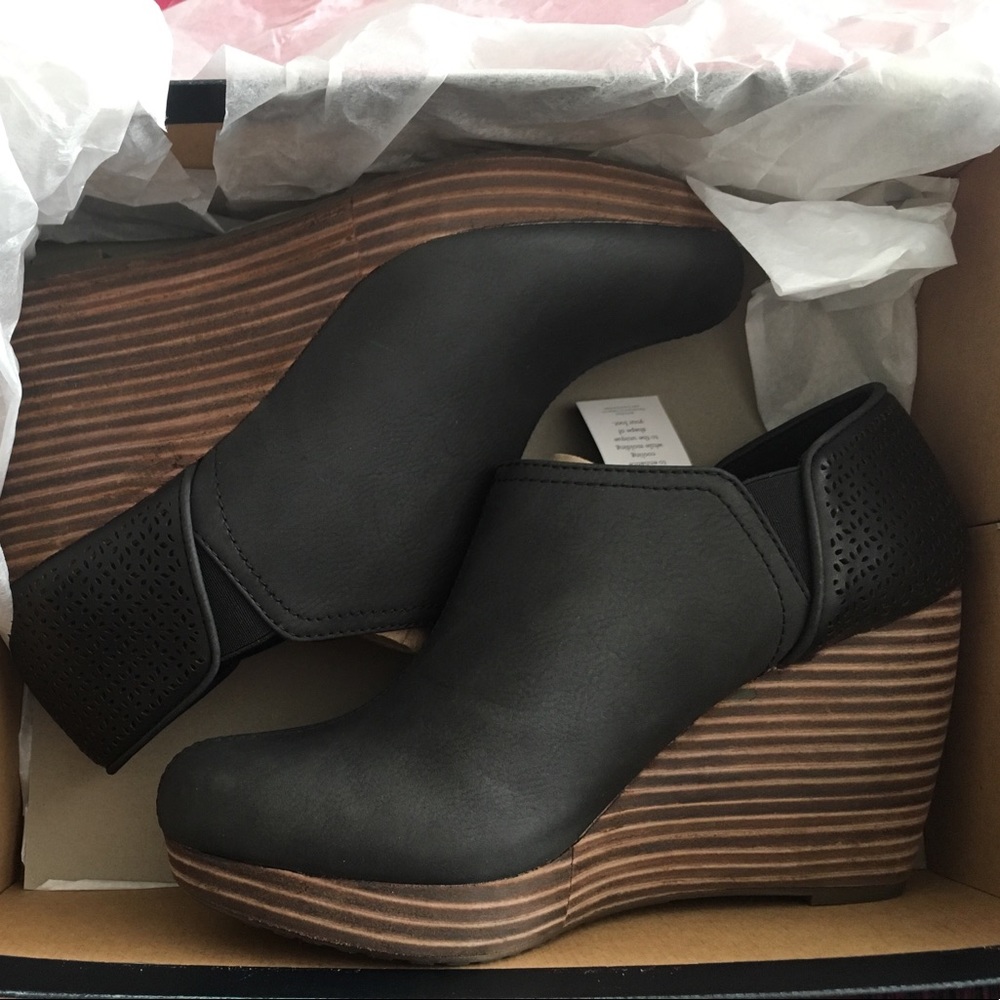 BRAND NEW Dr. Scholl's Memory Foam Wedges