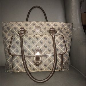 Dooney & Bourke Large Pocket Shopper