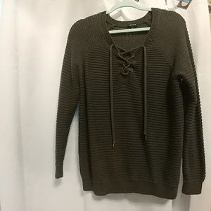 Sweeter with show string front tie