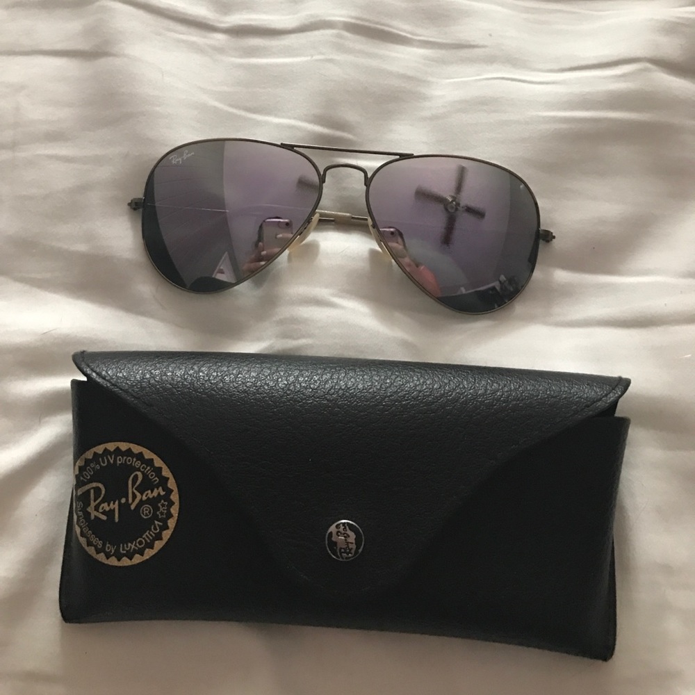 Reflective Ray-Ban aviators