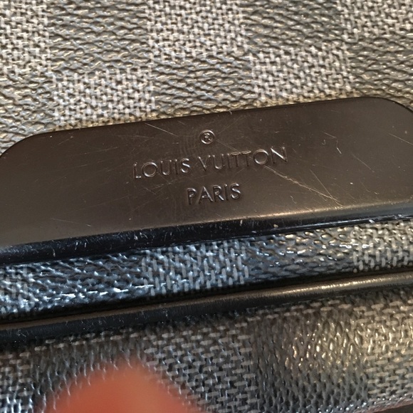 Louis Vuitton Mens Messenger Bag - Picture 2 of 8