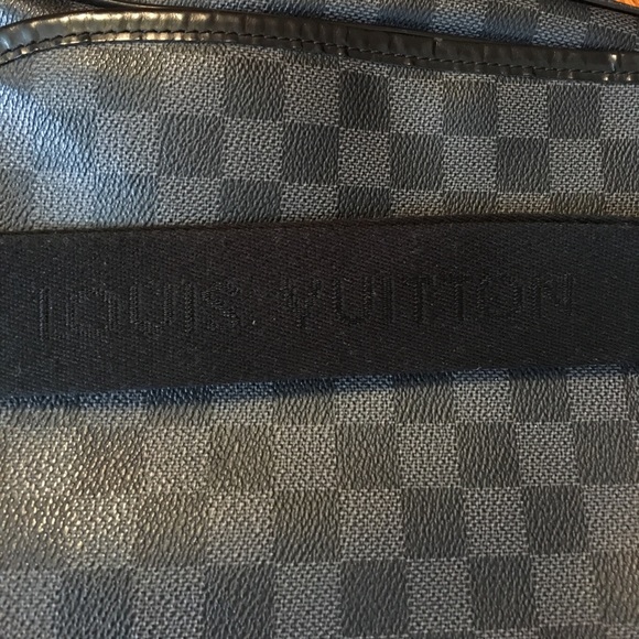 Louis Vuitton Mens Messenger Bag - Picture 3 of 8