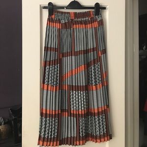 Geometric Stripe Print Pleated Midi Skirt