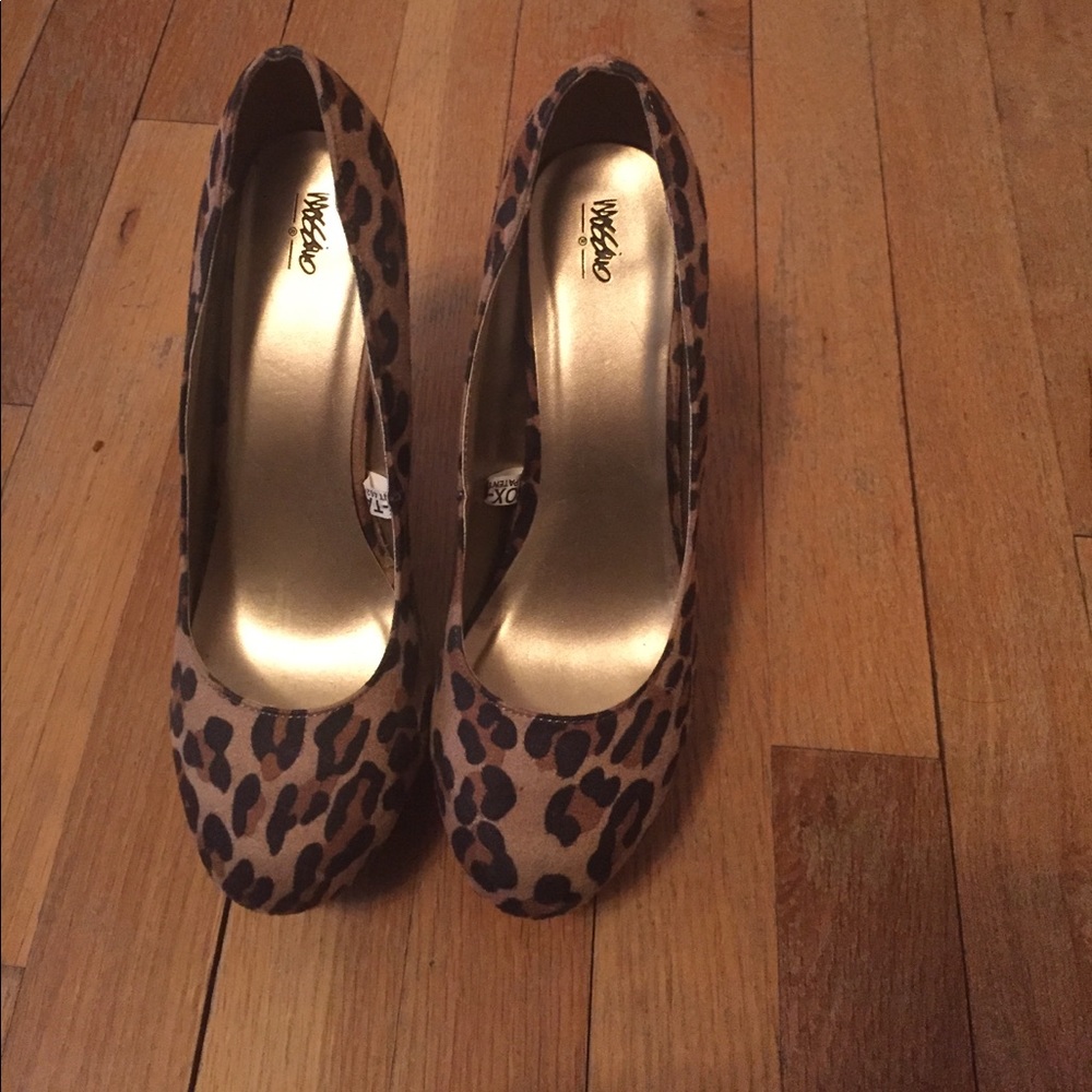 Mossiamo leopard print heels