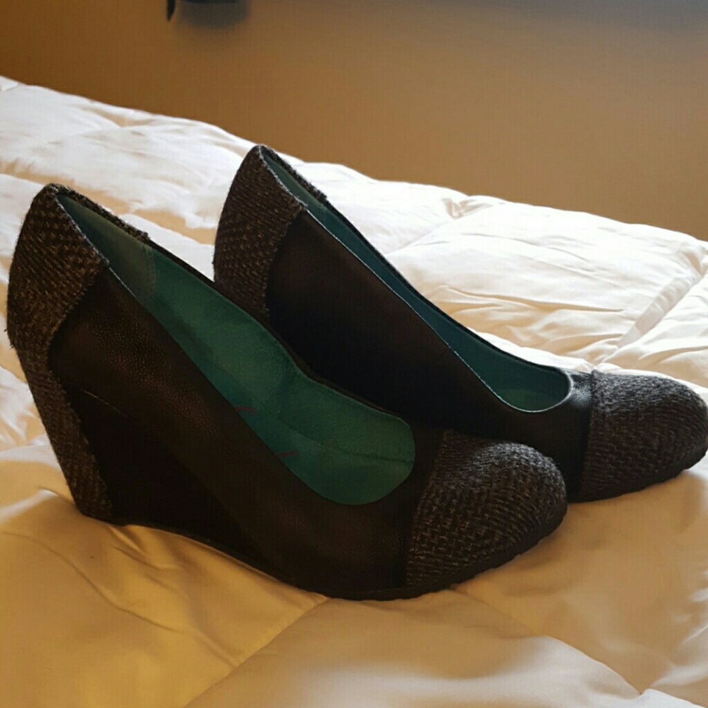 ****SOLD****Wedge shoes