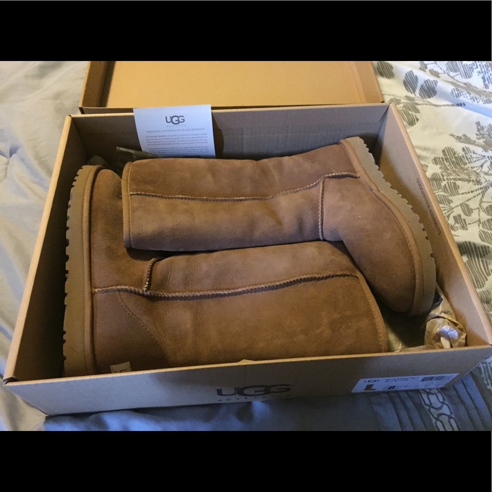 Classic tall brown Uggs