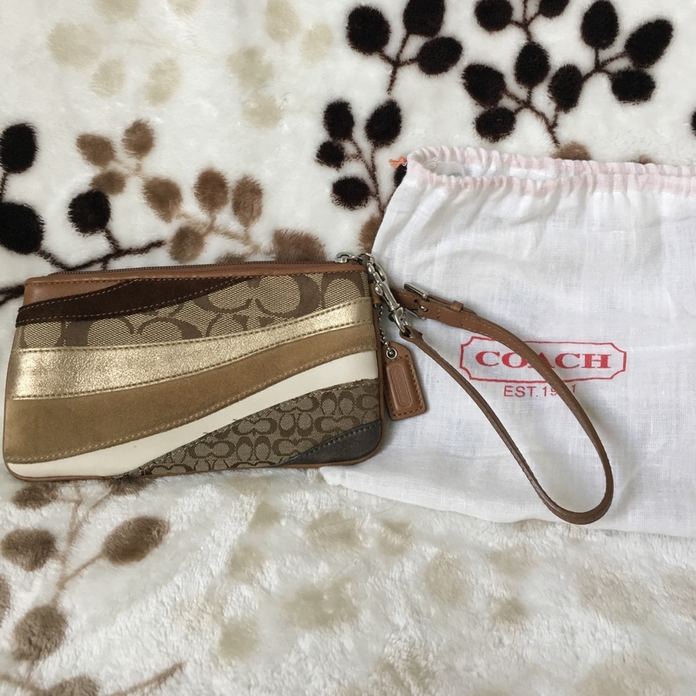 Coach Wristlet with dust bag