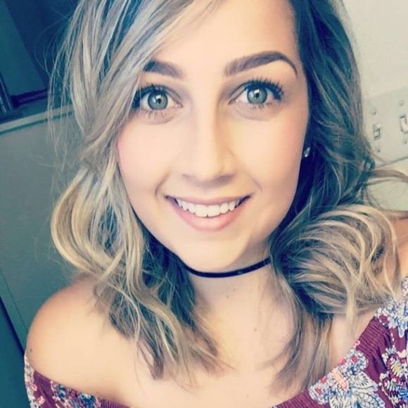 Meet your Posher, Jessica - Picture 1 of 1