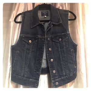 Sleeveless denim vest