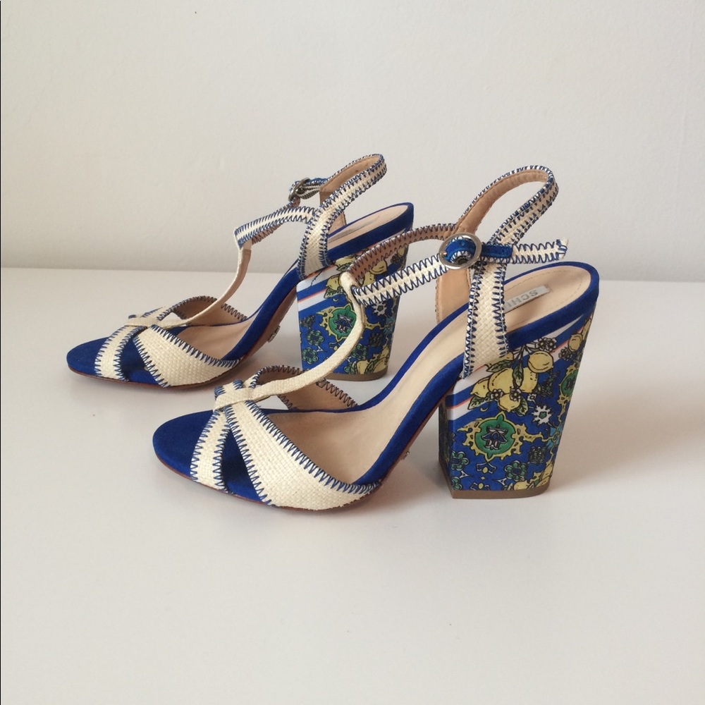 SCHUTZ T-Strap Block Heel Sandal