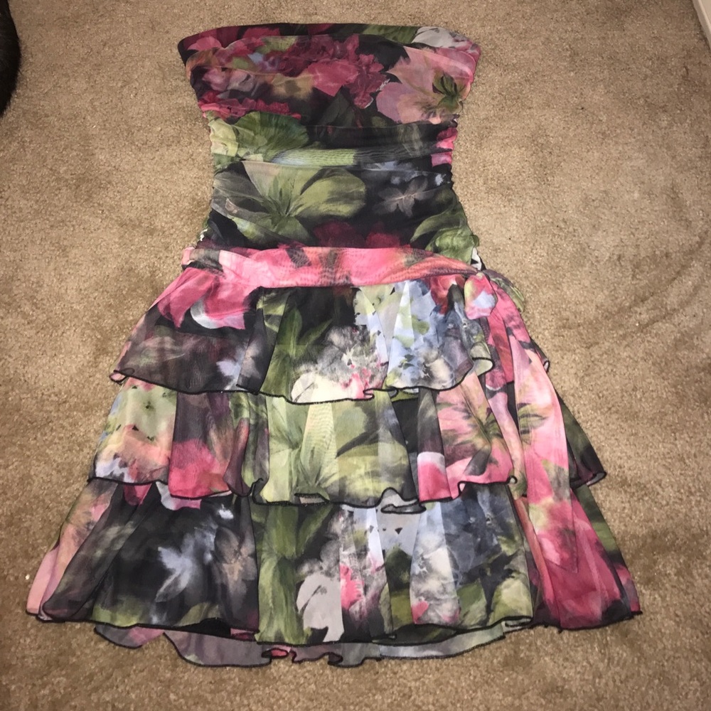 Floral strapless dress