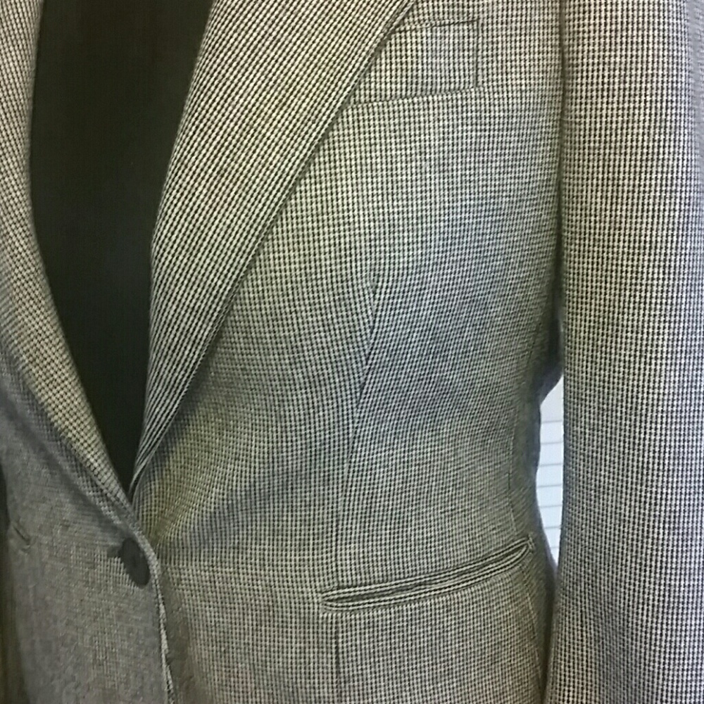 Blazer - Picture 2 of 4