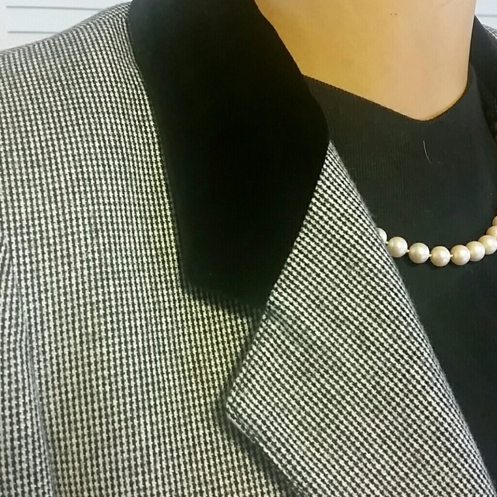 Blazer - Picture 3 of 4