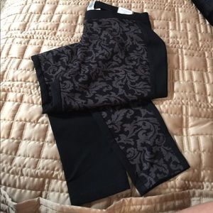 Chico's NWT SZ 1 knit ankle ultimate fit NWT