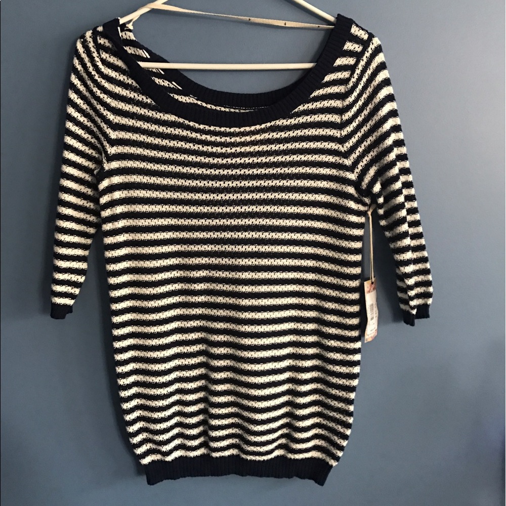 Quicksilver sweater (navy blue and white)