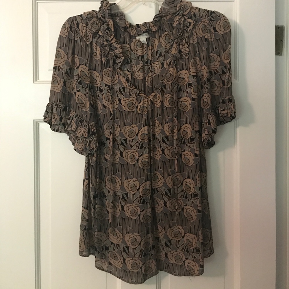 Anthropologie short sleeve top w ruffle detail
