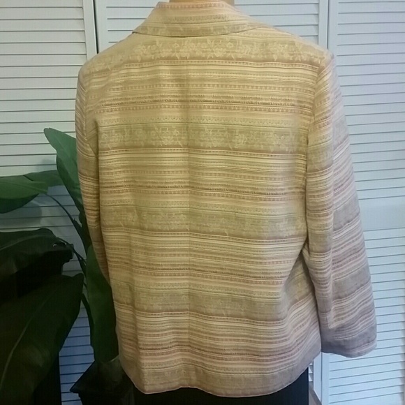 Blazer - Picture 3 of 4