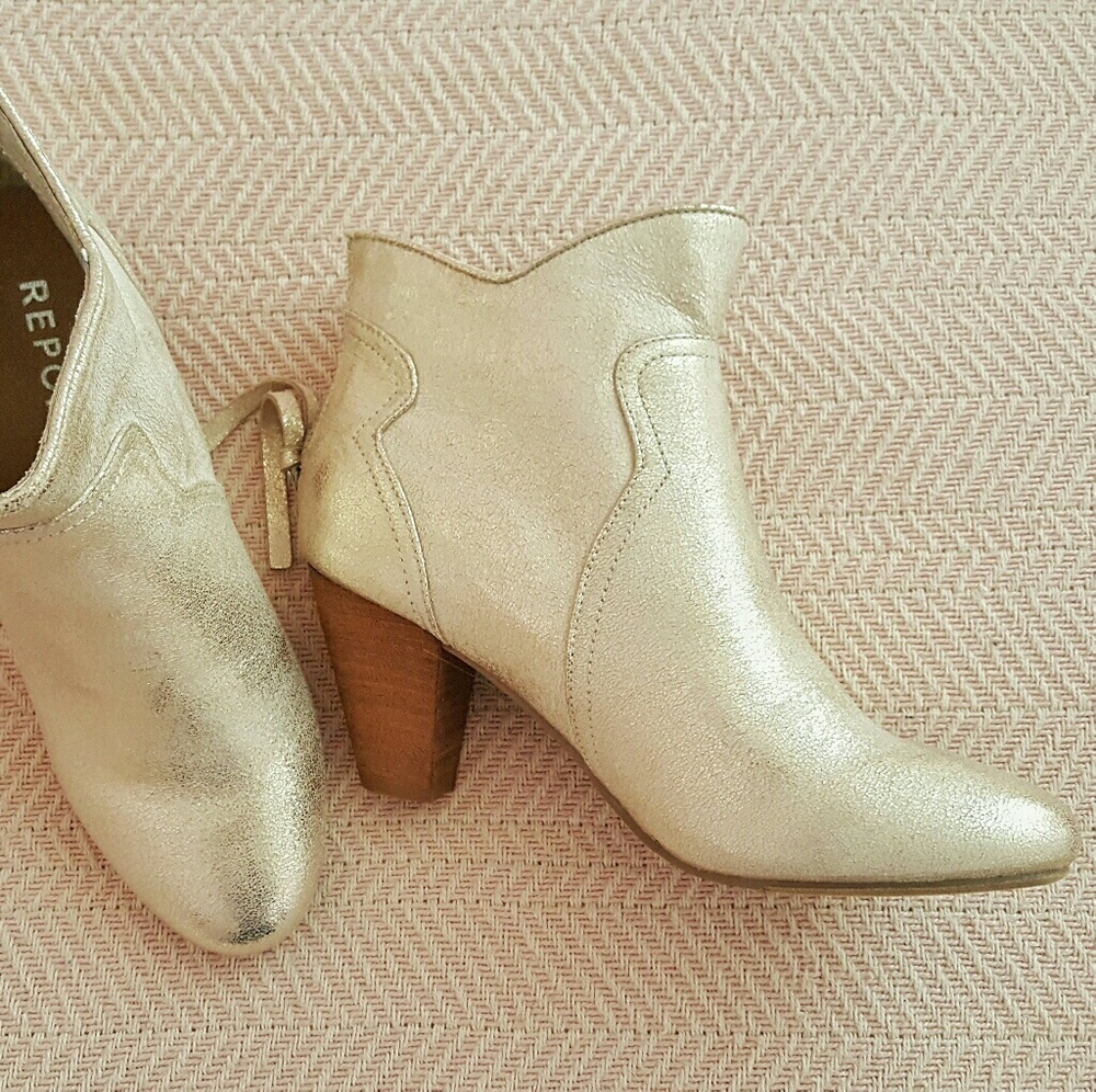 HP Gold Booties