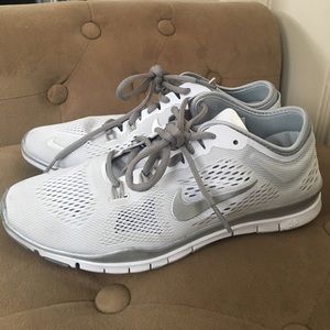 Nike Free 5.0 Sneakers size 8 women's