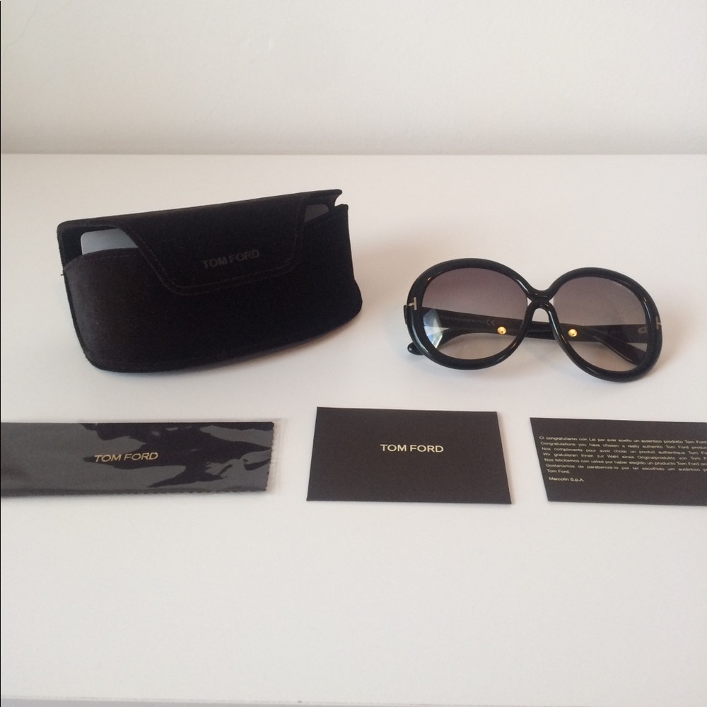 Authentic never-worn Tom Ford Gisella Sunglasses
