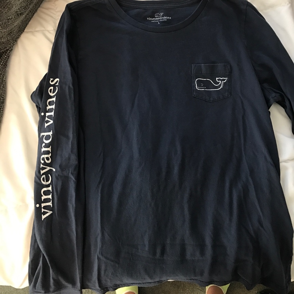 Large women's navy vineyard vines long sleeve tee