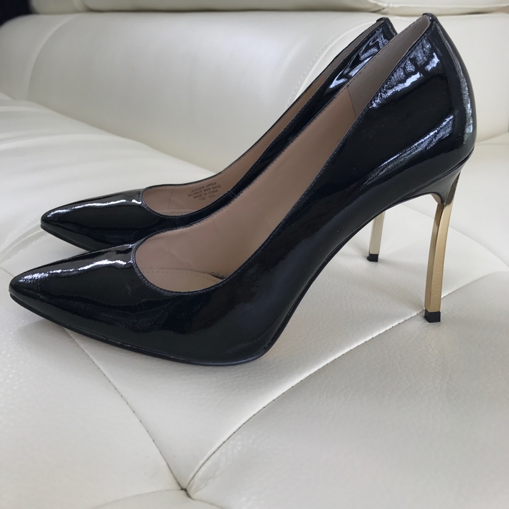 Infiniti - Black Patent
Enzo Angiolini pump 8.5