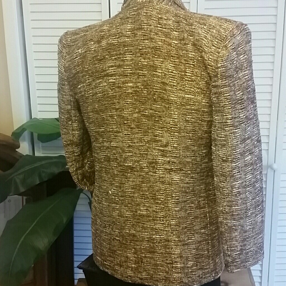 Blazer - Picture 3 of 4