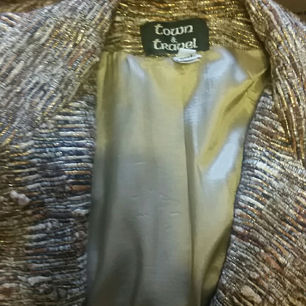 Blazer - Picture 4 of 4