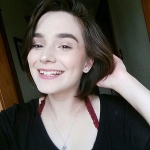 Meet your Posher, Maya