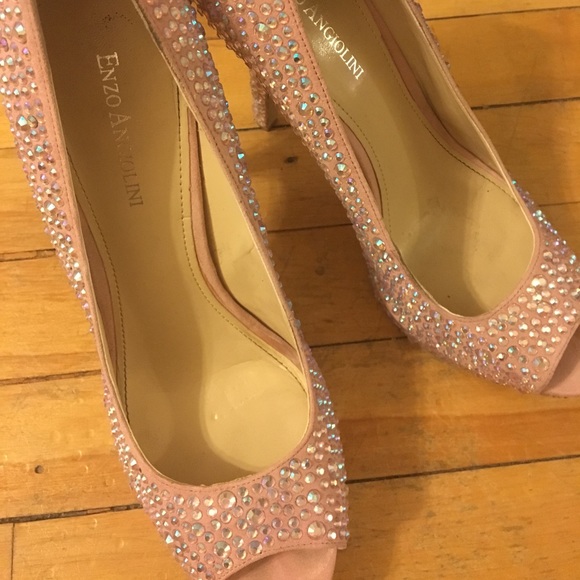 Crystal/bedazzled pumps - Picture 2 of 4