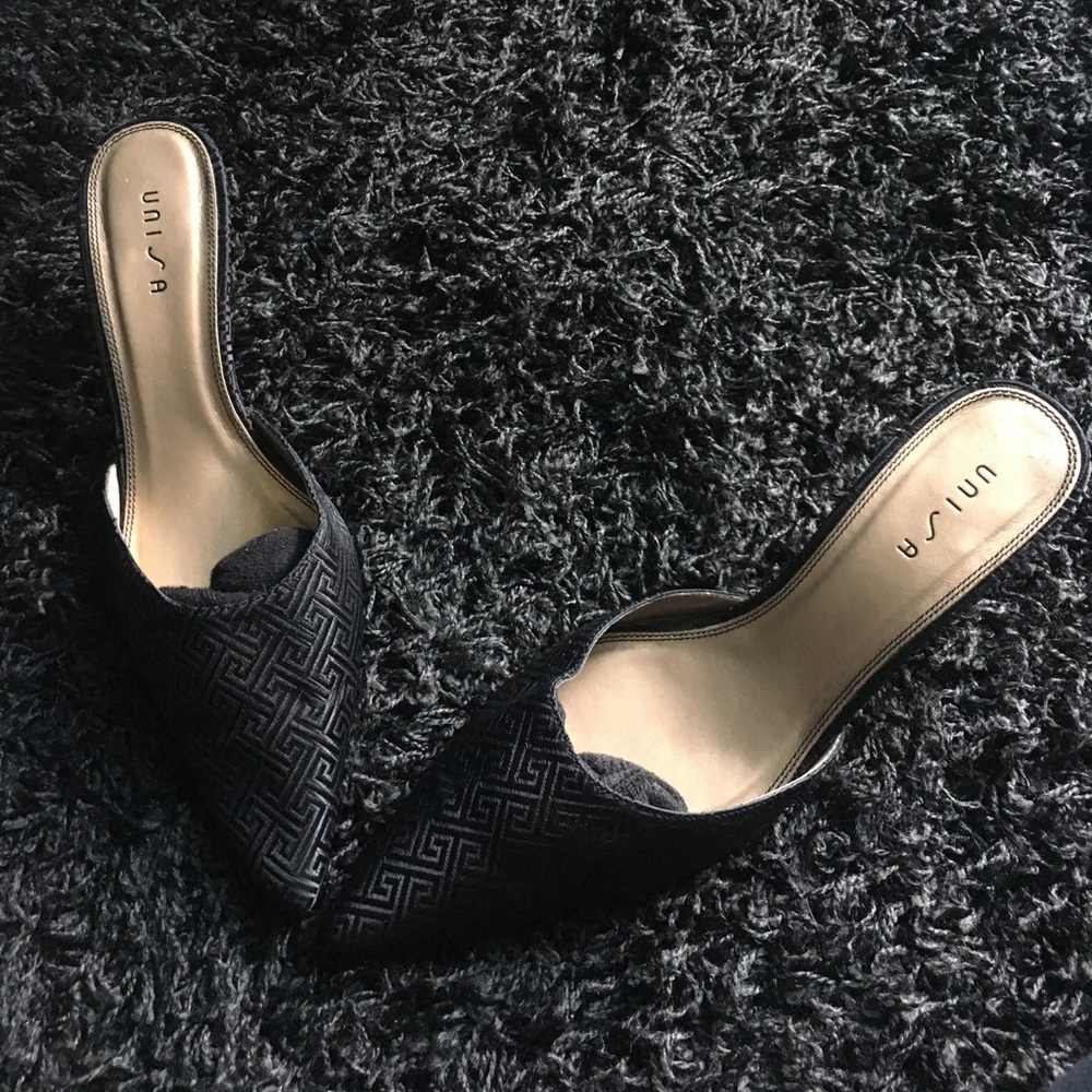 Unisa Heels