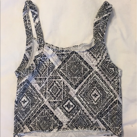 Cropped Tank - Picture 2 of 3