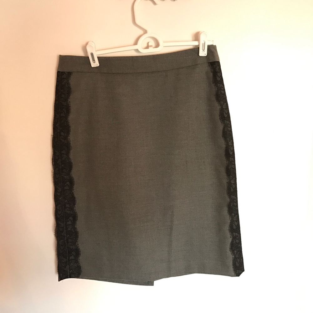 Ann Taylor LOFT lace trim pencil skirt