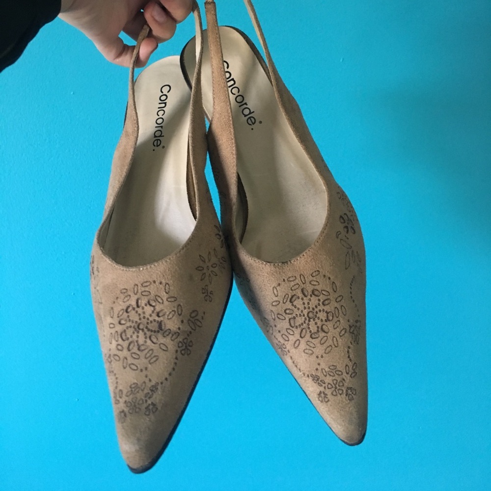 Cute suede nude heels