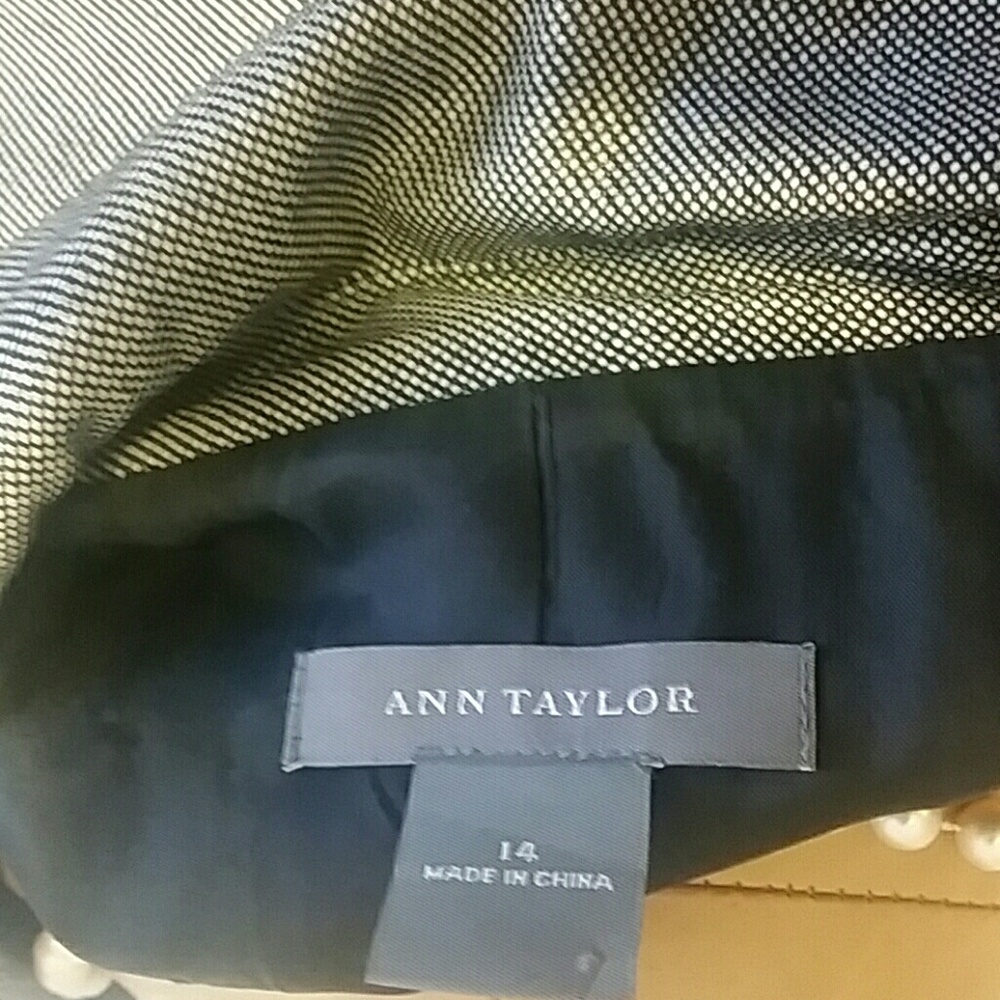 Blazer - Picture 4 of 4