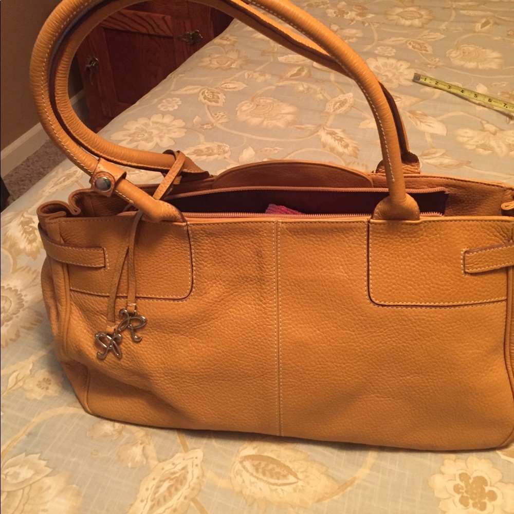 Rioni exquisite leather bag