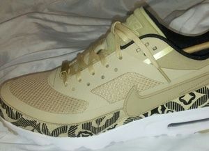 Woman Air Max BW Ultra Low size 10