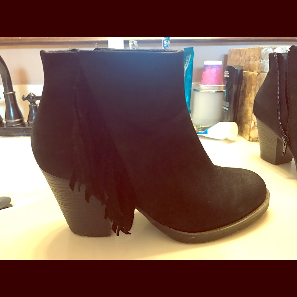 Faux leather fringe booties EUC