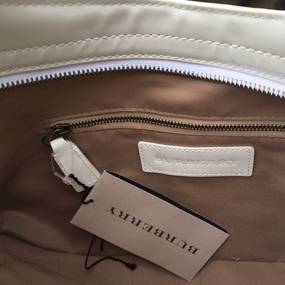 BURBERRY Hobo NEW - Picture 4 of 5