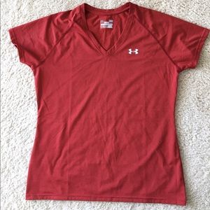 Under Armour top