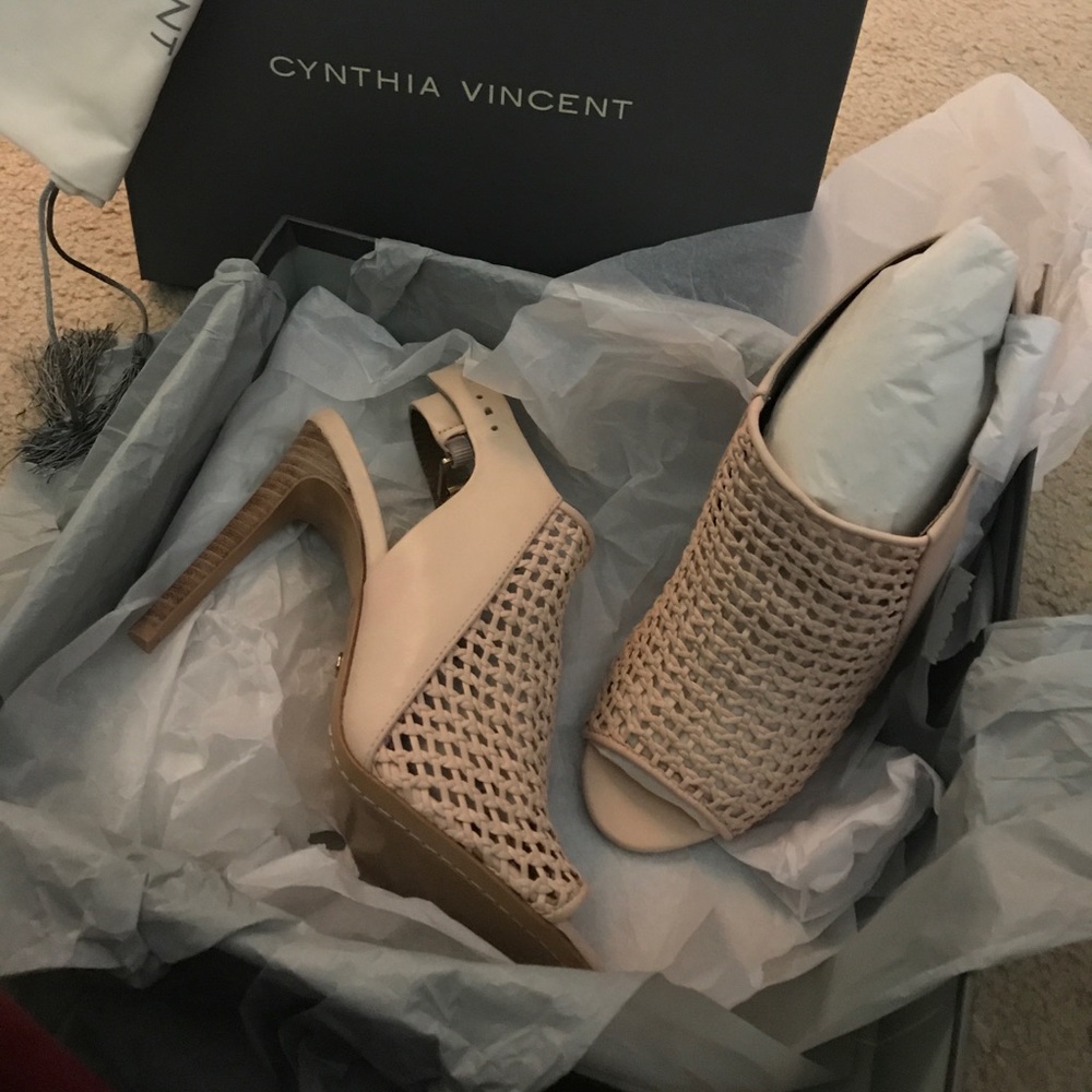 Cynthia Vincent Nude peep-toe