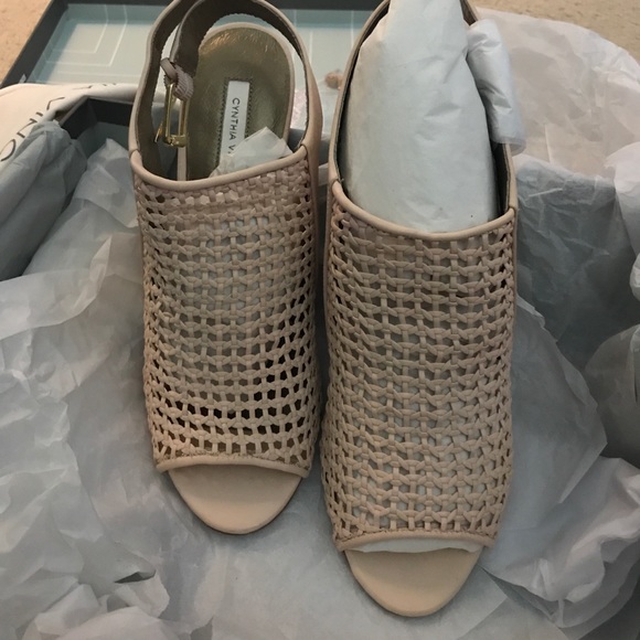 Cynthia Vincent Nude peep-toe - Picture 4 of 4