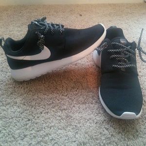 SALE ⚡Nike Roshe