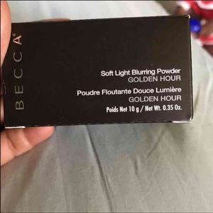 New Becca Soft Light Blurring powder